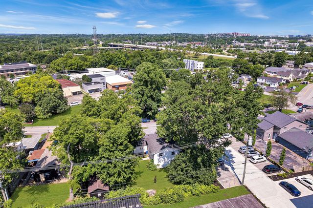 2818 Azalea Pl, Nashville, TN 37204