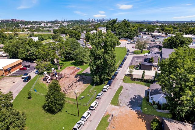 2818 Azalea Pl, Nashville, TN 37204