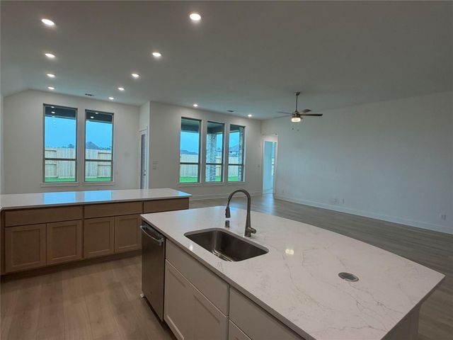 12242 Valencia Boulevard, Mont Belvieu, TX 77523