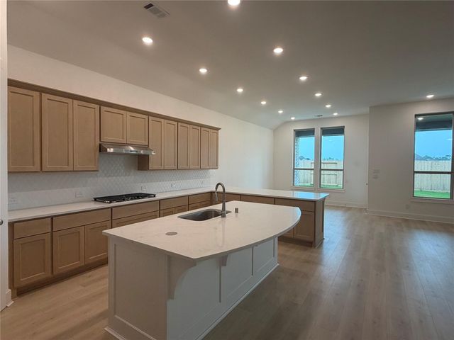 12242 Valencia Boulevard, Mont Belvieu, TX 77523