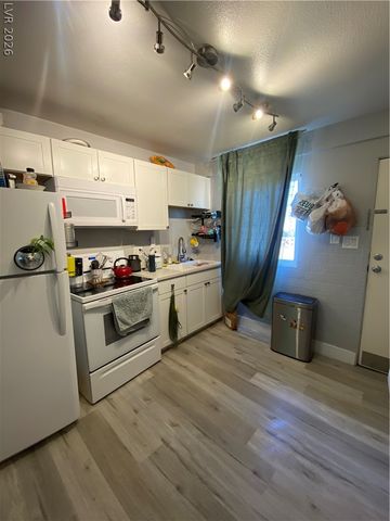 225 South 10th Street 4, Las Vegas, NV 89101