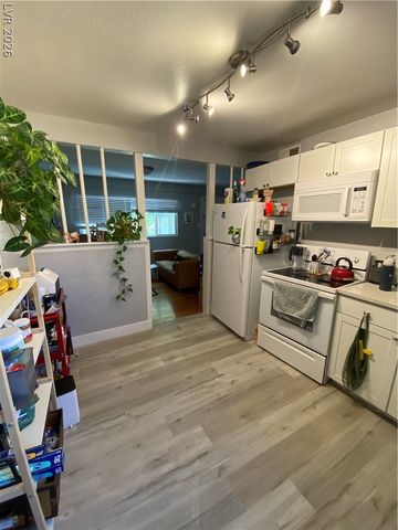 225 South 10th Street 4, Las Vegas, NV 89101