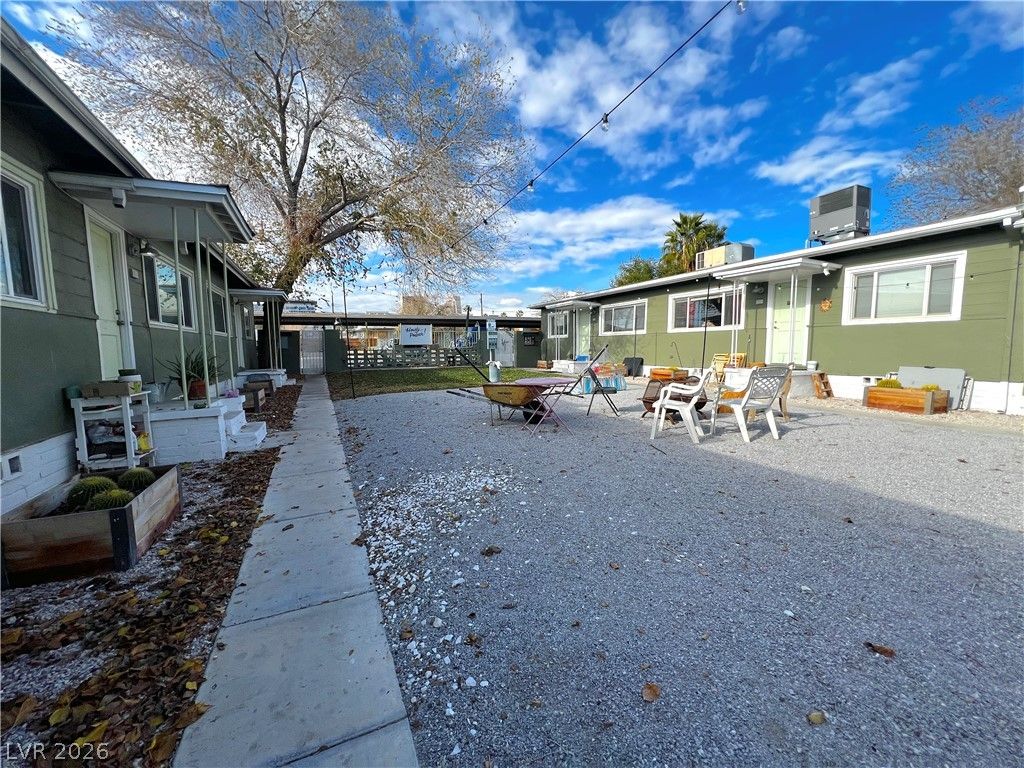 225 South 10th Street 4, Las Vegas, NV 89101