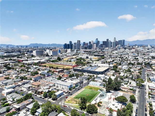 427 E 25th Street, Los Angeles, CA 90011