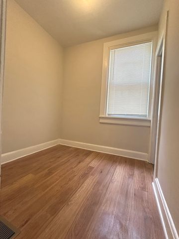 731 W 16th Street 1, Chicago, IL 60616