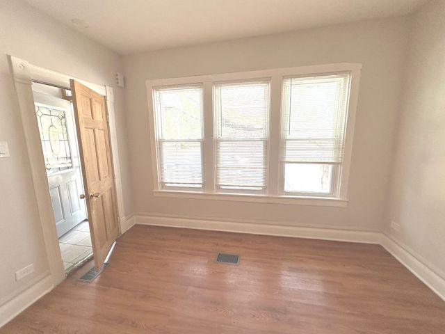 731 W 16th Street 1, Chicago, IL 60616