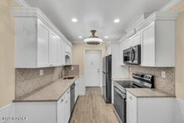 204 Covered Bridge Boulevard D, Manalapan, NJ 07726