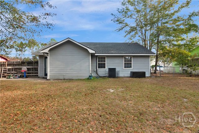 649 Honey Ridge Lane, Hinesville, GA 31313