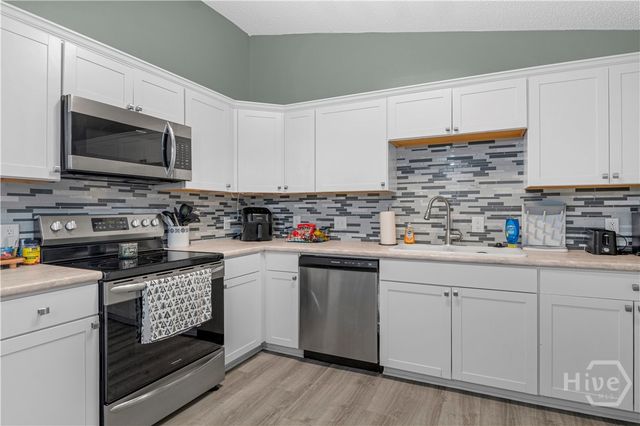 649 Honey Ridge Lane, Hinesville, GA 31313