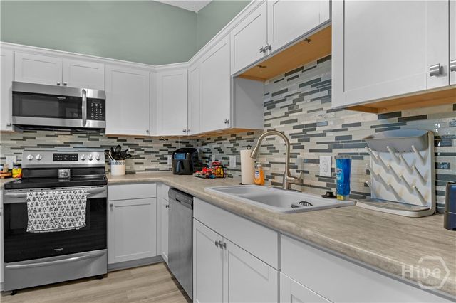 649 Honey Ridge Lane, Hinesville, GA 31313