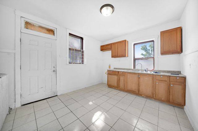 5759 S Campbell Avenue, Chicago, IL 60629