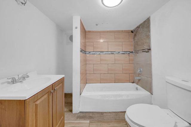 5759 S Campbell Avenue, Chicago, IL 60629
