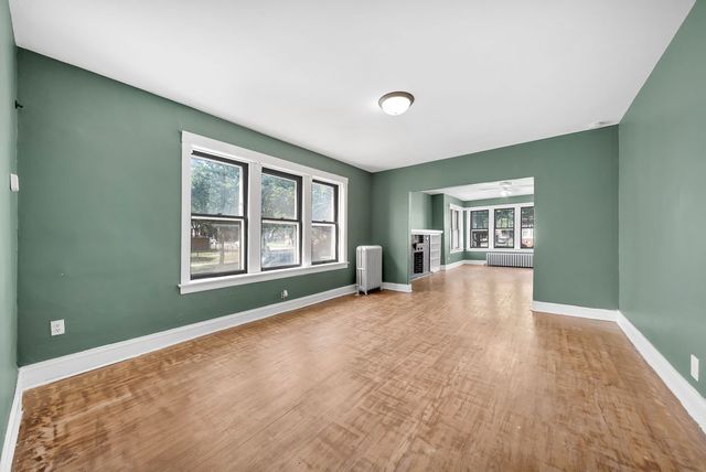 5759 S Campbell Avenue, Chicago, IL 60629