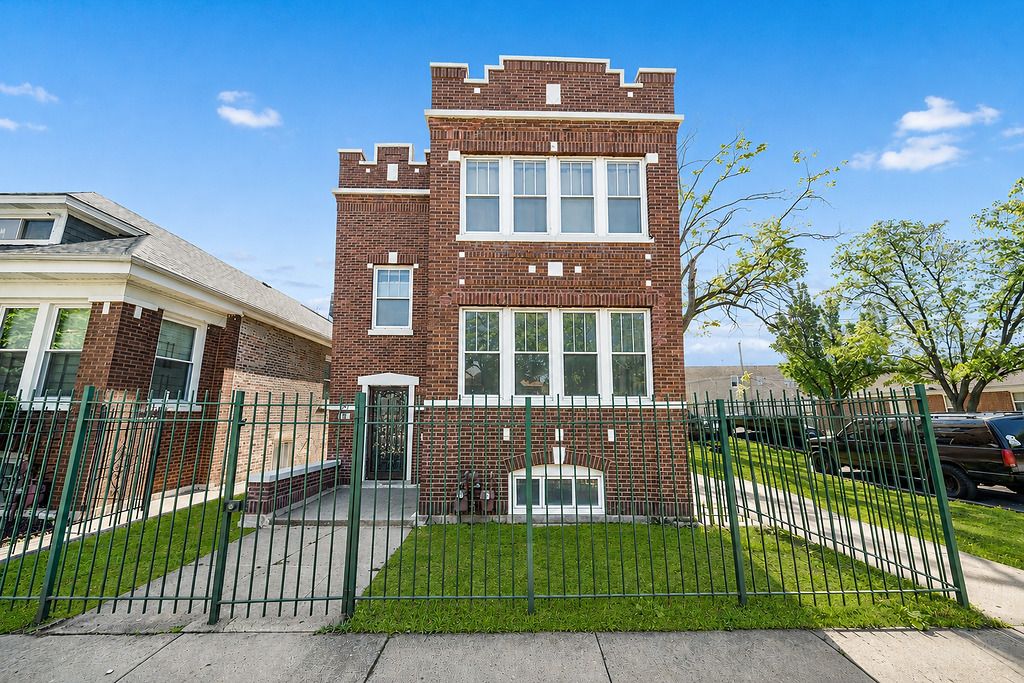 5759 S Campbell Avenue, Chicago, IL 60629