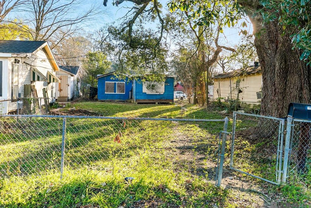 2269 Valley St, Baton Rouge, LA 70808