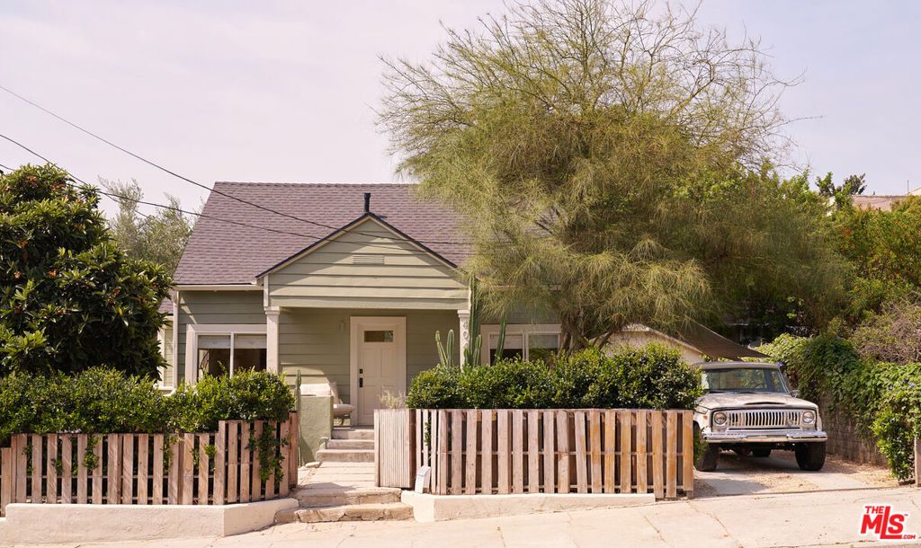 Image 2 of property listing at 404 N Avenue 52, Los Angeles, CA 90042