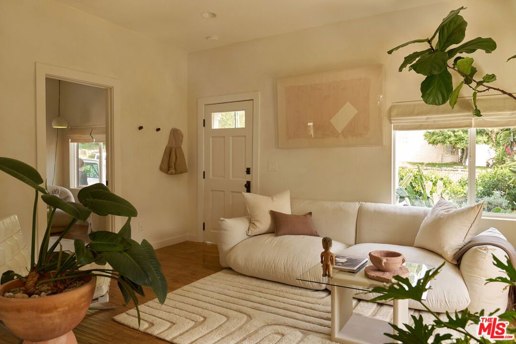 Image 20 of property listing at 404 N Avenue 52, Los Angeles, CA 90042