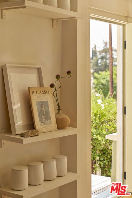 Image 26 of property listing at 404 N Avenue 52, Los Angeles, CA 90042