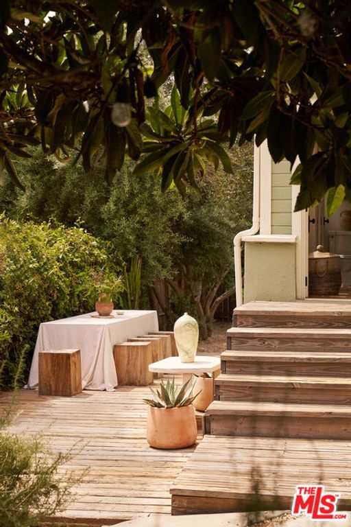 Image 28 of property listing at 404 N Avenue 52, Los Angeles, CA 90042