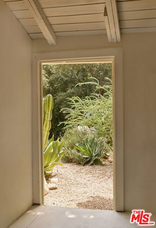 Image 35 of property listing at 404 N Avenue 52, Los Angeles, CA 90042