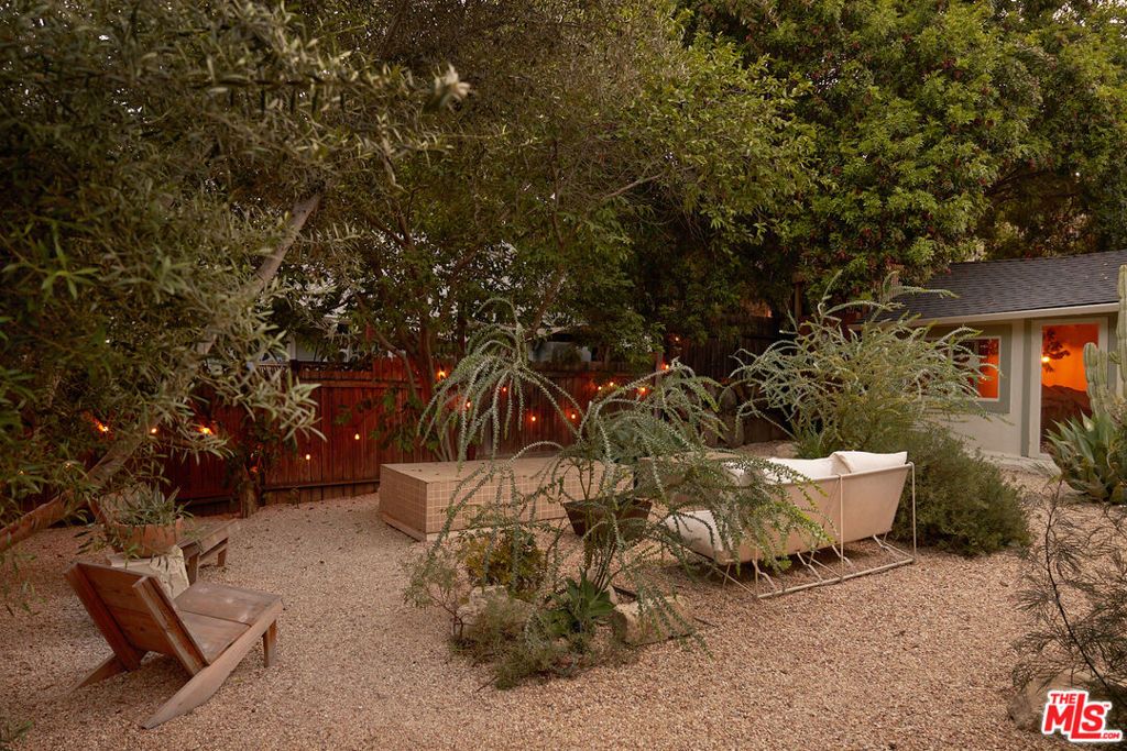 Image 48 of property listing at 404 N Avenue 52, Los Angeles, CA 90042