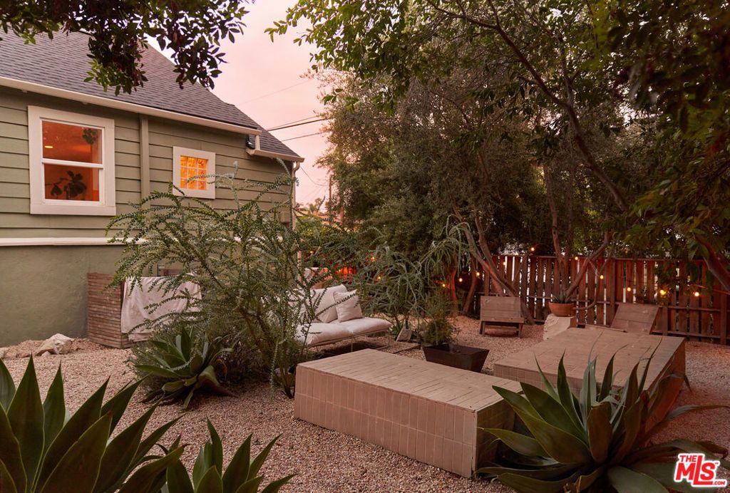 Image 49 of property listing at 404 N Avenue 52, Los Angeles, CA 90042
