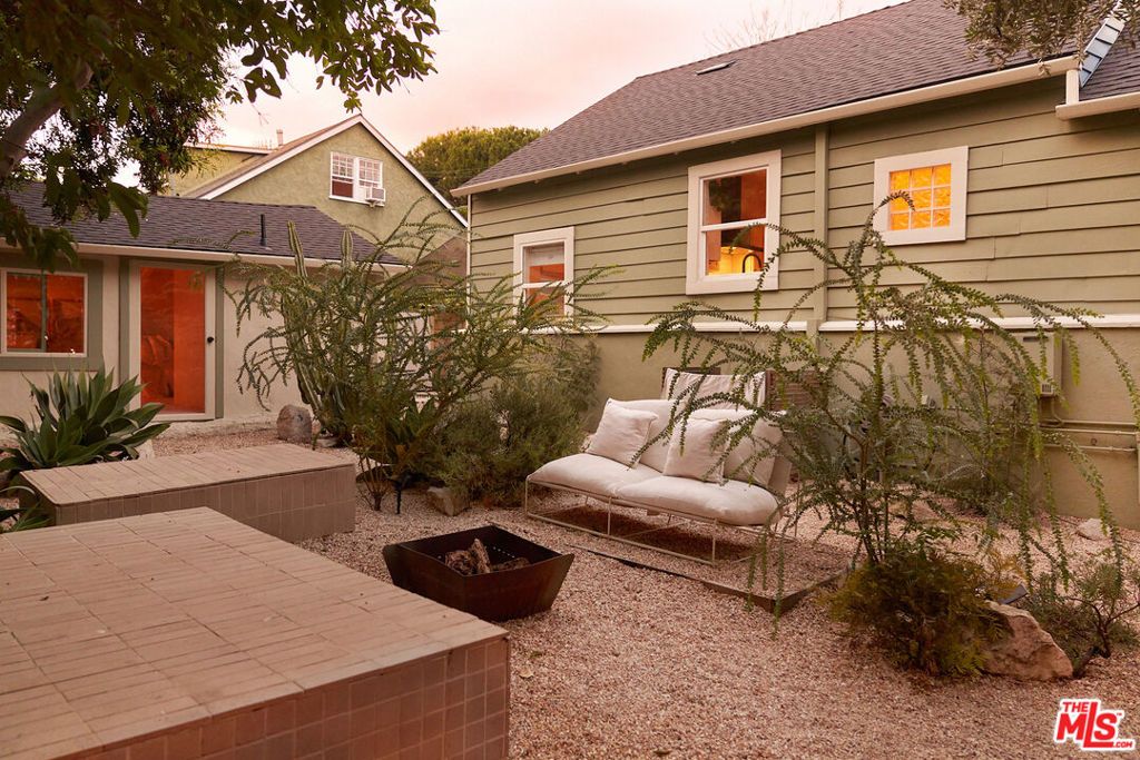 Image 50 of property listing at 404 N Avenue 52, Los Angeles, CA 90042