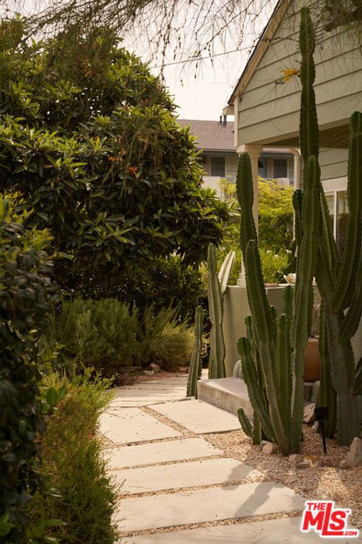 Image 64 of property listing at 404 N Avenue 52, Los Angeles, CA 90042