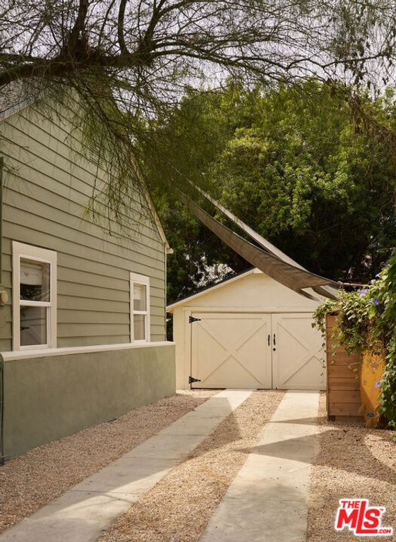 Image 65 of property listing at 404 N Avenue 52, Los Angeles, CA 90042