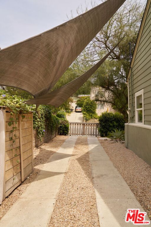 Image 66 of property listing at 404 N Avenue 52, Los Angeles, CA 90042