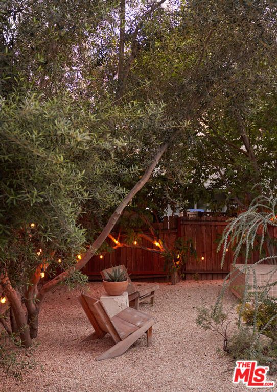 Image 69 of property listing at 404 N Avenue 52, Los Angeles, CA 90042