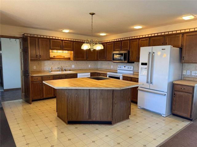 812 Oak Street, Barron, WI 54812