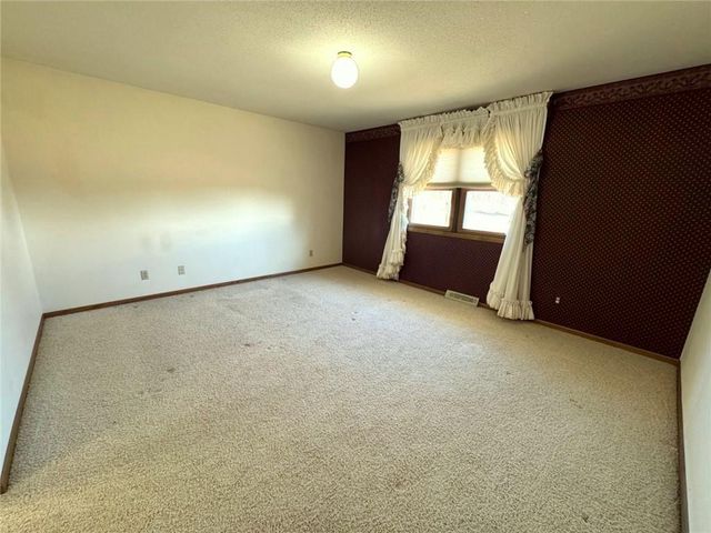 812 Oak Street, Barron, WI 54812