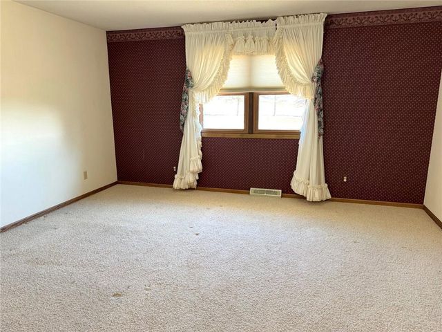 812 Oak Street, Barron, WI 54812