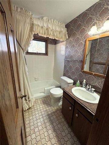 812 Oak Street, Barron, WI 54812