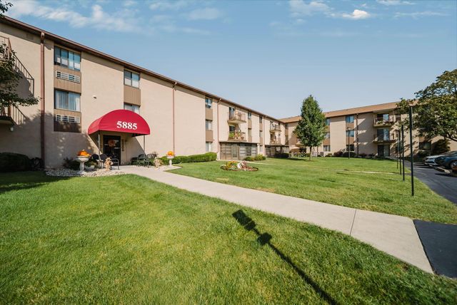5885 Beechcroft Road, 210, Columbus, OH 43229