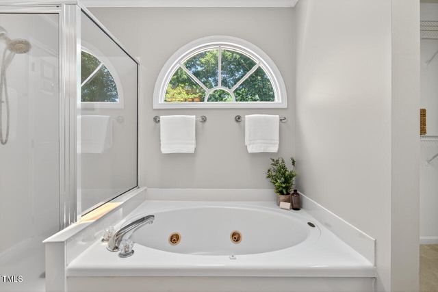 100 Eagle Rock Court, Chapel Hill, NC 27516