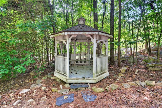 100 Eagle Rock Court, Chapel Hill, NC 27516