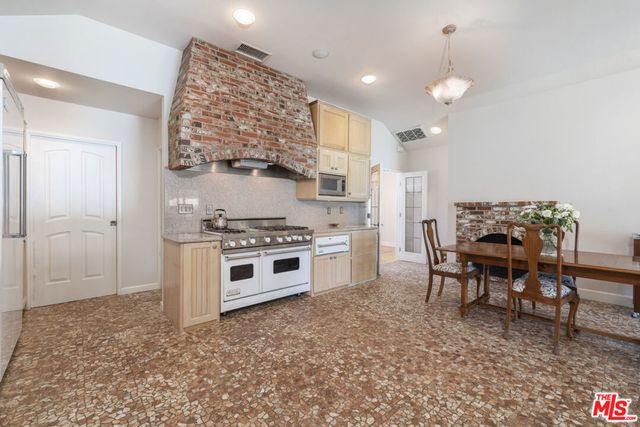 4981 Noeline Avenue, Encino, CA 91436