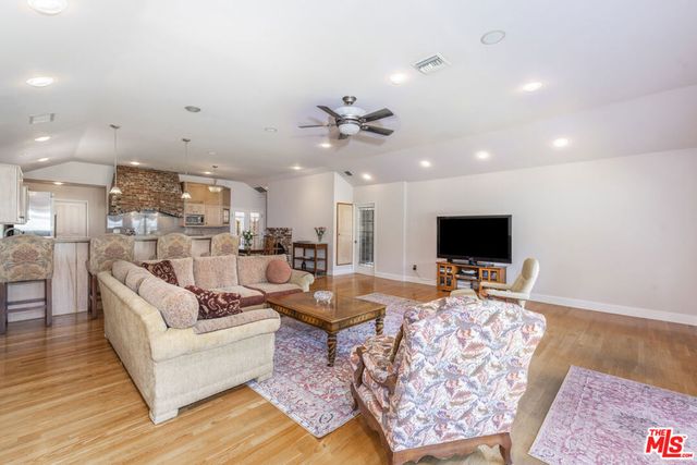 4981 Noeline Avenue, Encino, CA 91436