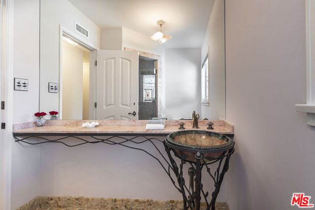 4981 Noeline Avenue, Encino, CA 91436