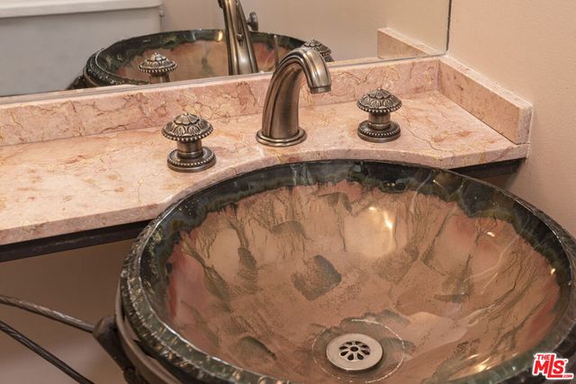 4981 Noeline Avenue, Encino, CA 91436