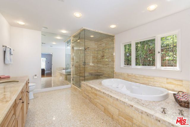 4981 Noeline Avenue, Encino, CA 91436