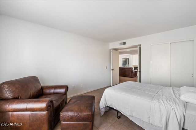 10421 E SILVERTREE Drive, Sun Lakes, AZ 85248