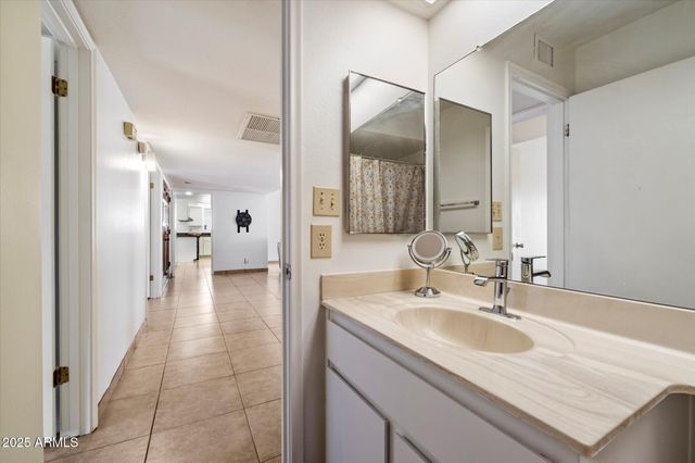 10421 E SILVERTREE Drive, Sun Lakes, AZ 85248