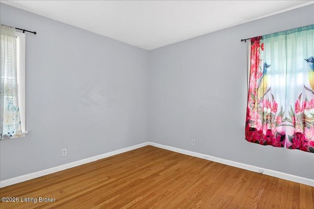 5500 Raymary Dr, Louisville, KY 40272