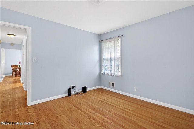 5500 Raymary Dr, Louisville, KY 40272