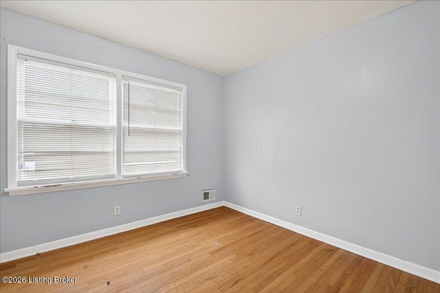 5500 Raymary Dr, Louisville, KY 40272