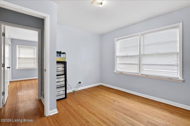 5500 Raymary Dr, Louisville, KY 40272