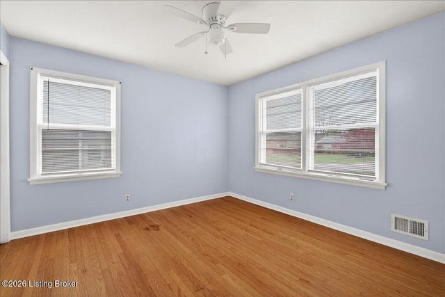 5500 Raymary Dr, Louisville, KY 40272